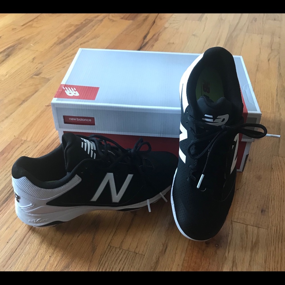 New Balance Women’s Softball Cleats Shoes 9D Wide